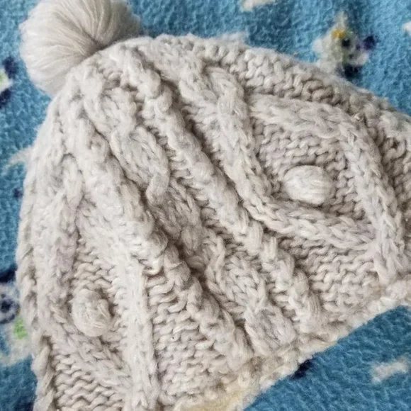 Winter Hat from American Eagle - Picture 2 of 4